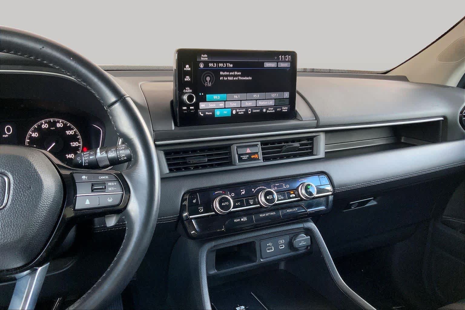 Used 2025 Honda Pilot EX-L image 7