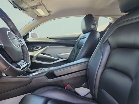 Used 2018 Chevrolet Camaro SS RWD image 21