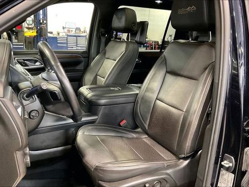 Used 2021 Chevrolet Suburban High Country w/ Premium Package AWD/4WD image 25