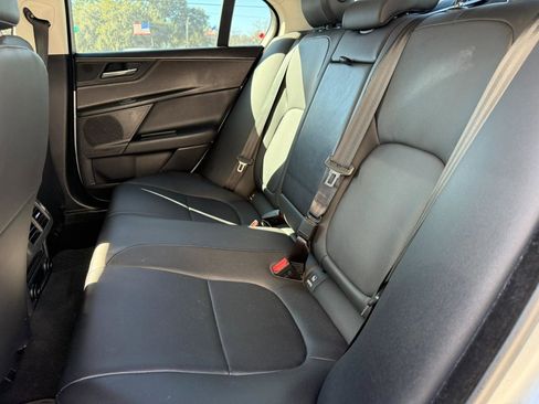 Used 2017 Jaguar XE Premium image 24