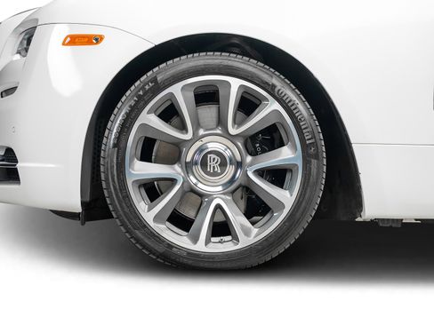 Used 2017 Rolls-Royce Wraith RWD image 24