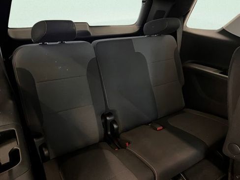 Used 2021 Chevrolet Traverse LT w/ LPO, Floor Liner Package AWD/4WD image 8