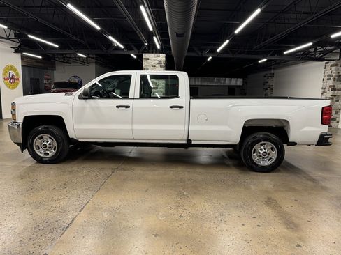 Used 2016 Chevrolet Silverado 2500 W/T AWD/4WD image 4