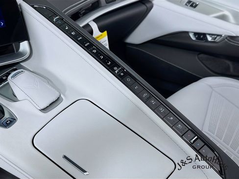 Used 2024 Chevrolet Corvette Stingray Preferred Cpe w/ Z51 Performance Package RWD image 20