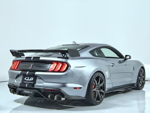 Used 2022 Ford Mustang Shelby GT500 w/ Carbon Fiber Track Pack RWD image 10