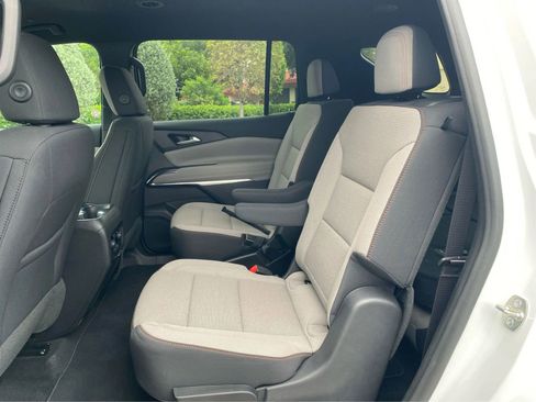 Used 2026 Chevrolet Traverse LT w/ Driver Confidence Package FWD image 10