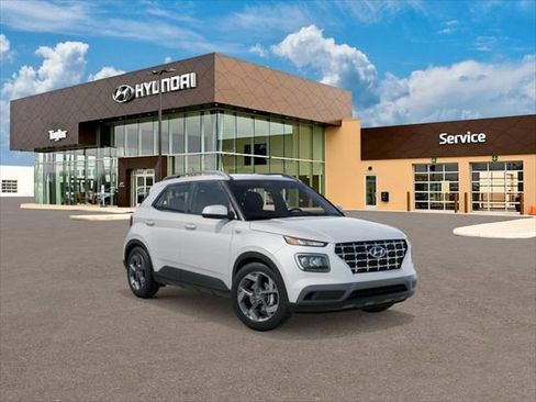 New 2026 Hyundai Venue SEL image 2