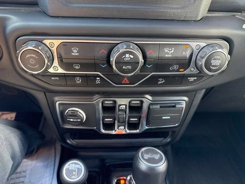 Certified 2021 Jeep Wrangler Unlimited Sahara AWD/4WD image 19