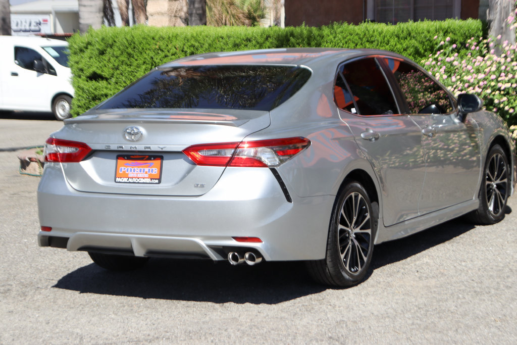 Used 2018 Toyota Camry SE FWD image 9