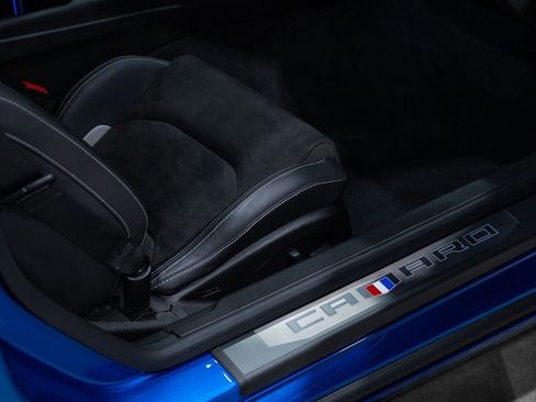 Used 2018 Chevrolet Camaro SS image 31