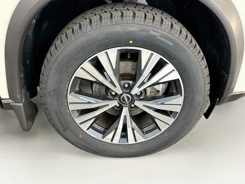Used 2023 Nissan Rogue SV AWD/4WD image 11