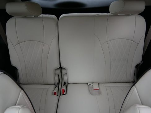 Used 2024 Buick Enclave Avenir w/ Avenir Technology Package AWD/4WD image 15