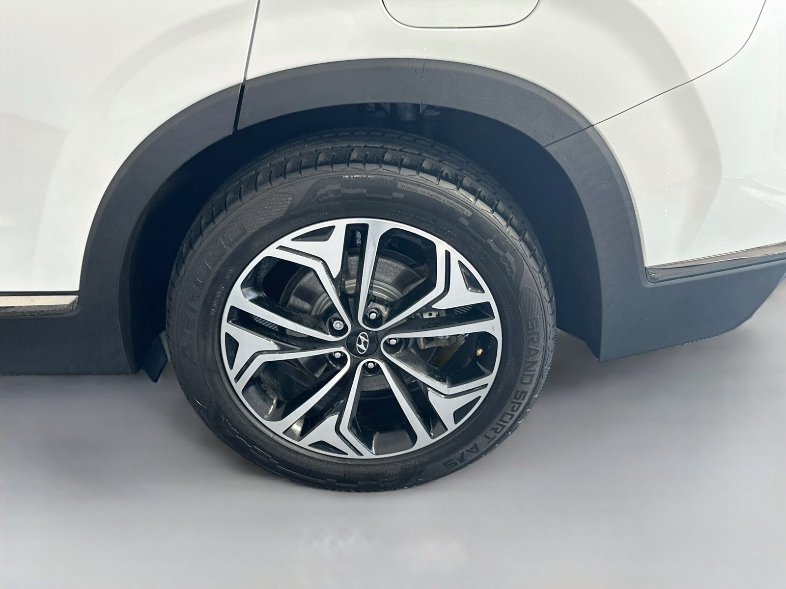 Used 2020 Hyundai Santa Fe Limited AWD/4WD image 32