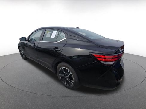 Used 2025 Nissan Sentra SV image 6