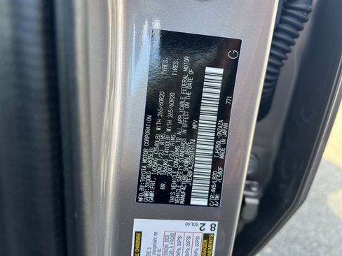 Used 2025 Toyota Land Cruiser image 29