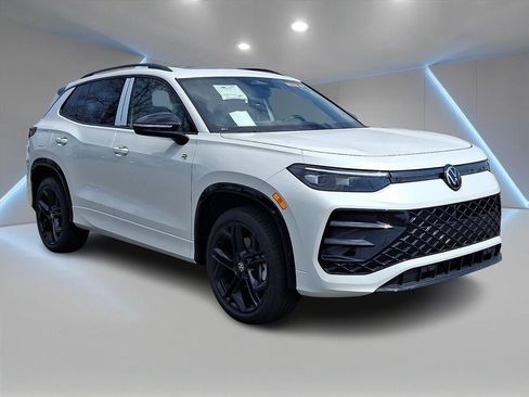 New 2026 Volkswagen Tiguan SE R-Line AWD/4WD image 2