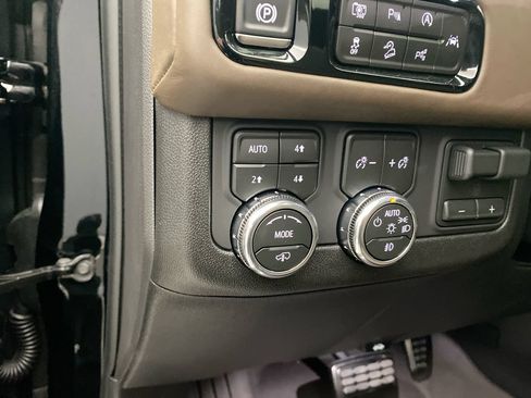 Used 2026 GMC Yukon Denali Ultimate w/ LPO, Floor Liner Package AWD/4WD image 20