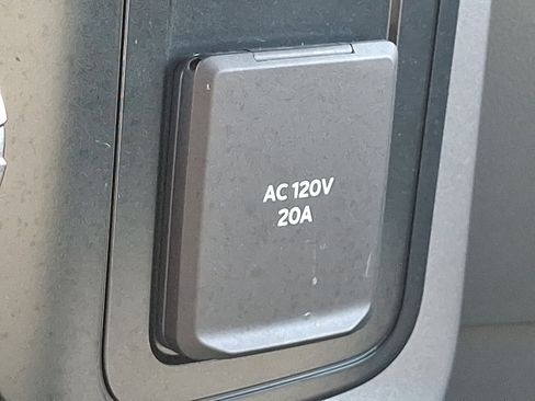 Used 2025 Ford F150 Lightning XLT AWD/4WD image 26