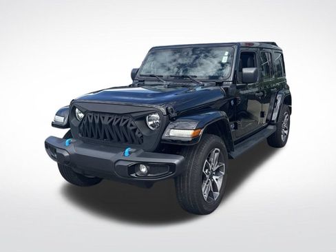 Used 2024 Jeep Wrangler Unlimited w/ Convenience Group AWD/4WD image 3