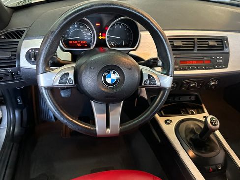 Used 2005 BMW Z4 3.0i RWD image 13