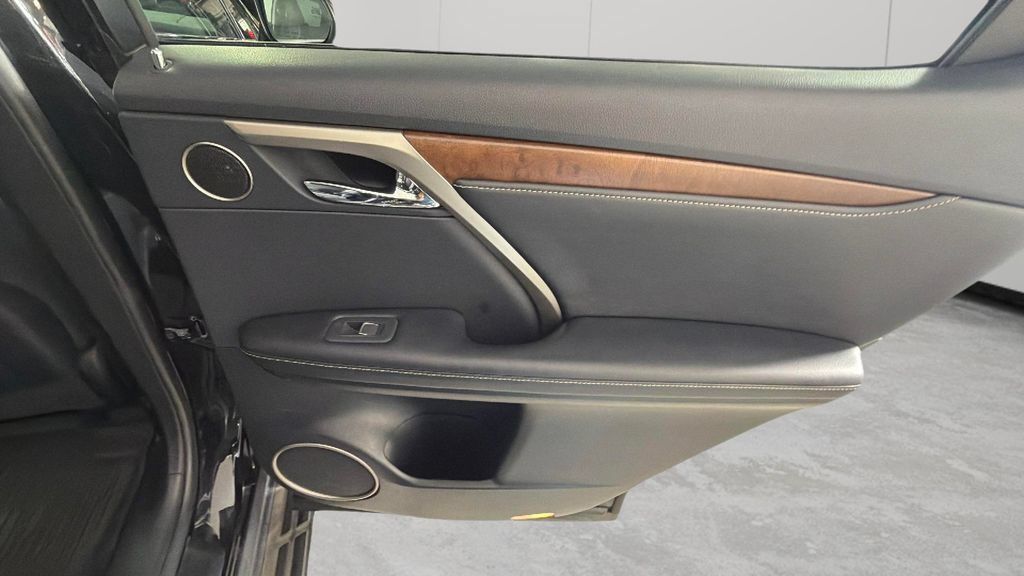 Used 2022 Lexus RX 350L FWD w/ Premium Package image 37