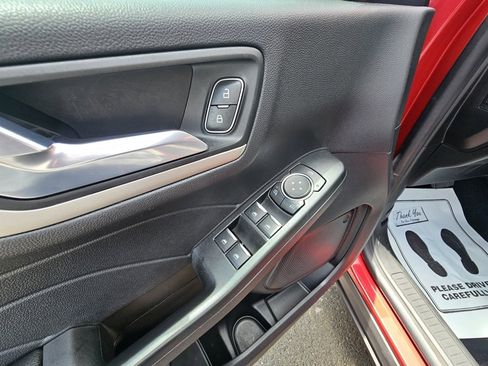Used 2021 Ford Escape SE image 19
