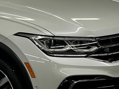 Used 2024 Volkswagen Tiguan SEL R-Line AWD/4WD image 43