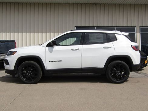 New 2026 Jeep Compass Latitude AWD/4WD image 11