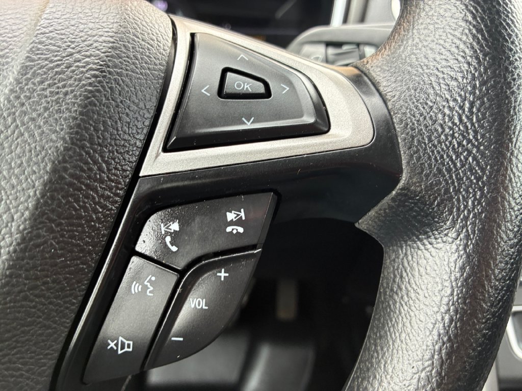 Used 2020 Ford Fusion SE FWD image 23