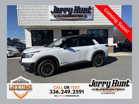 Used 2025 Nissan Pathfinder Rock Creek image 1