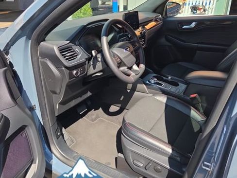Used 2025 Ford Escape ST-Line FWD image 11