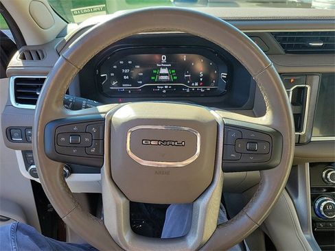 Used 2023 GMC Yukon Denali image 9