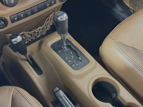 Used 2013 Jeep Wrangler Unlimited Sahara w/ Connectivity Group image 15