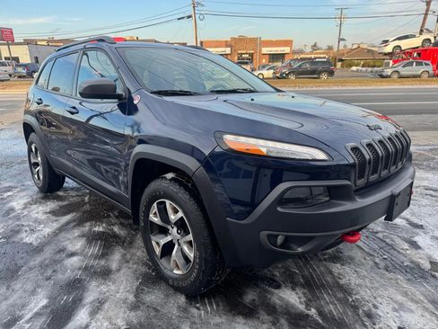 Used 2014 Jeep Cherokee Trailhawk w/ Leather Interior Group AWD/4WD image 3