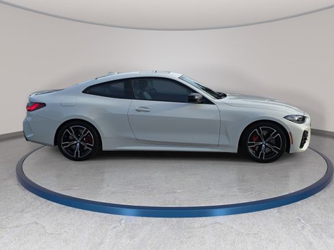 Used 2023 BMW M440i Coupe w/ Premium Package image 4