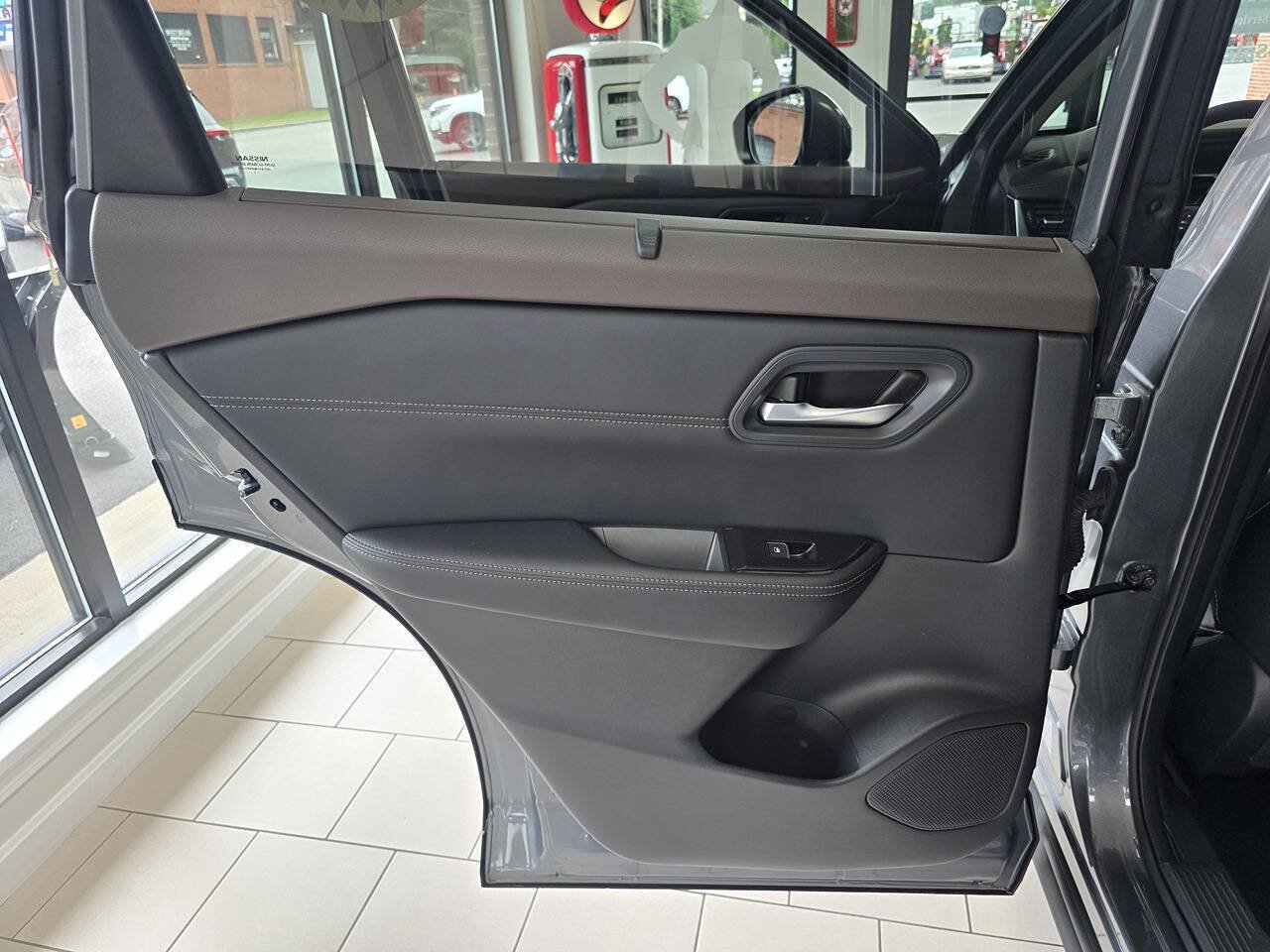 Used 2023 Nissan Rogue SL w/ SL Premium Package AWD/4WD image 20