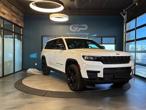 Used 2023 Jeep Grand Cherokee L Laredo AWD/4WD image 63