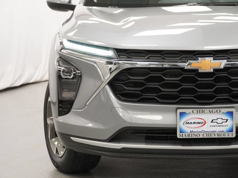 Used 2024 Chevrolet Trax LT w/ Driver Confidence Package FWD image 33