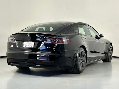 Used 2021 Tesla Model S Plaid image 8