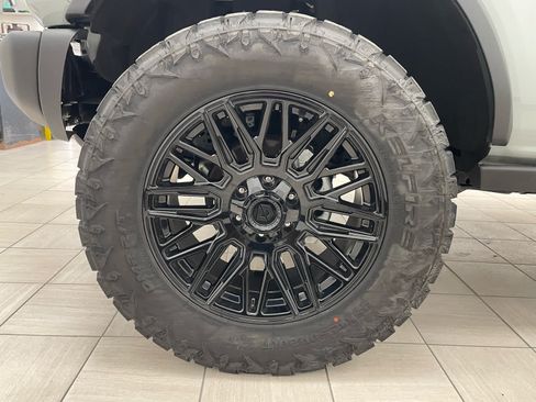 Used 2024 Ford Bronco Black Diamond AWD/4WD image 7