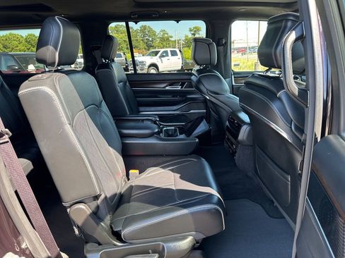 Used 2023 Jeep Grand Wagoneer L Series II image 23