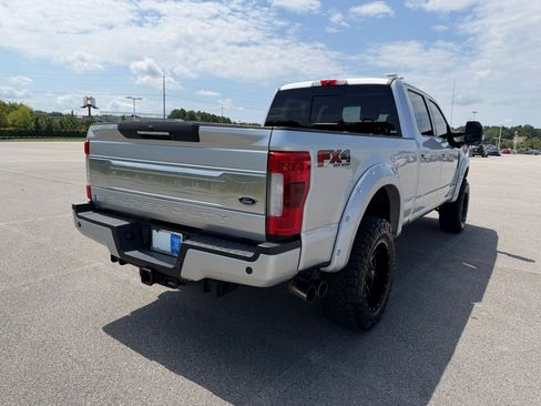 Used 2018 Ford F250 Platinum w/ Platinum Ultimate Package AWD/4WD image 9