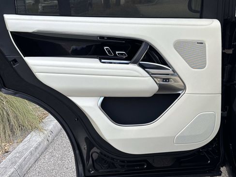 New 2026 Land Rover Range Rover Long Wheelbase SE image 13