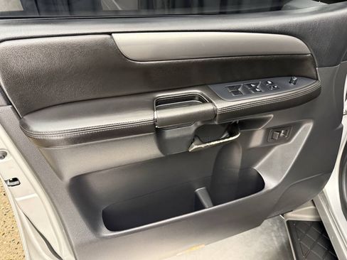 Used 2012 Nissan Armada SV AWD/4WD image 31