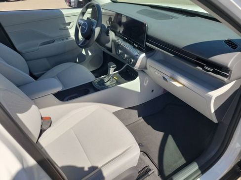 New 2026 Hyundai Kona SE FWD image 19