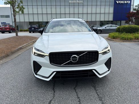 Used 2024 Volvo XC60 B5 Plus w/ Protection Package Premier AWD/4WD image 6
