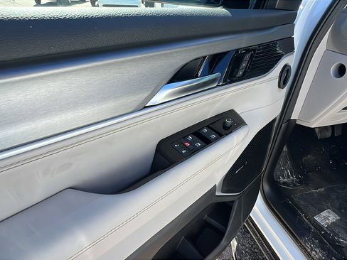 New 2026 Jeep Grand Wagoneer 2WD image 15