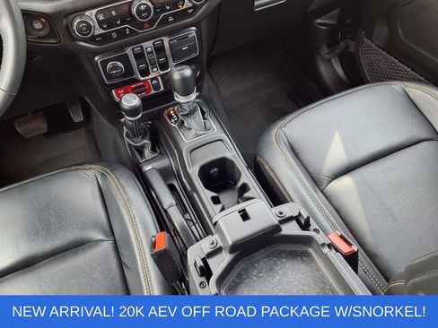 Used 2024 Jeep Gladiator Sport AWD/4WD image 11