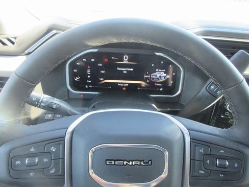New 2026 GMC Sierra 3500 Denali w/ Denali Reserve Package AWD/4WD image 18