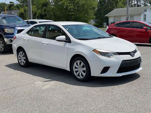 Used 2014 Toyota Corolla LE FWD image 4